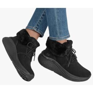 SKECHERS Sz 9.5 Max Cushion Anti Slip Winter Boots Faux Suede and Fur Trim Black